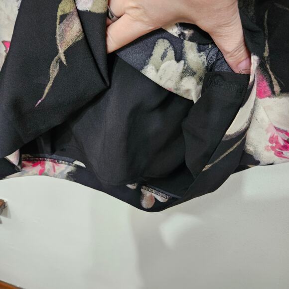 White House Black Market Long Bell Sleeve Floral Shift Dress V Neck Size 4 Small - Picture 7 of 9